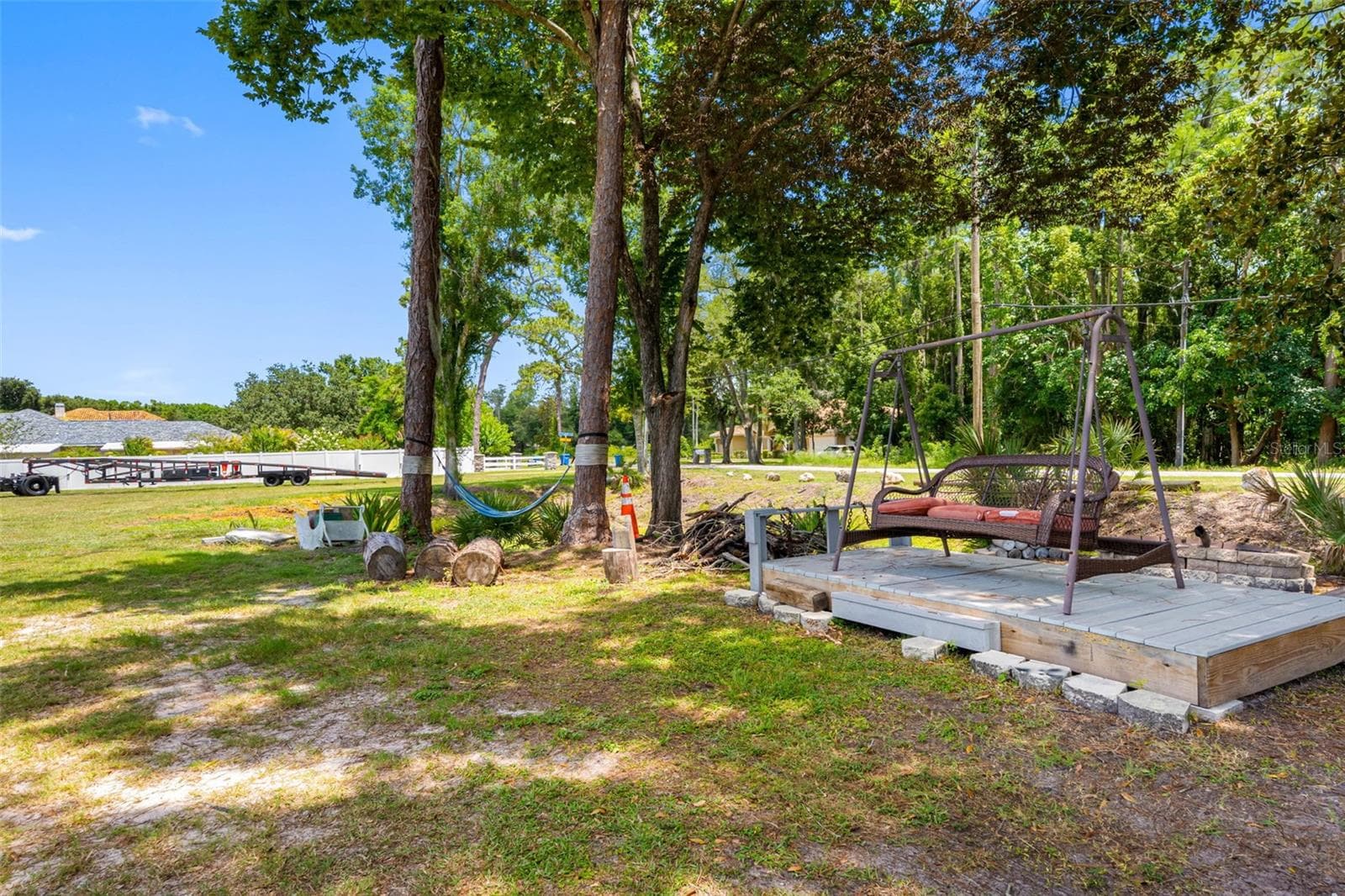 5515 LAKE LE CLARE ROAD — photo 6 of 60