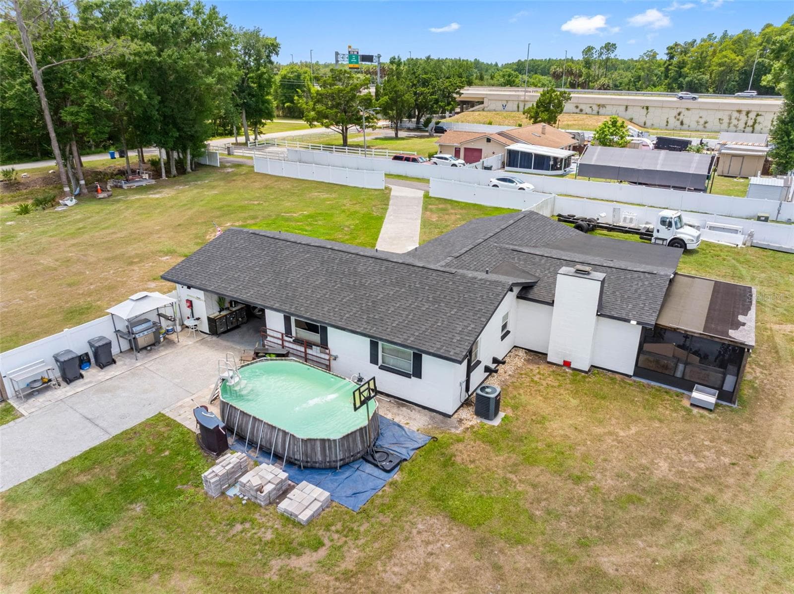5515 LAKE LE CLARE ROAD — photo 41 of 60