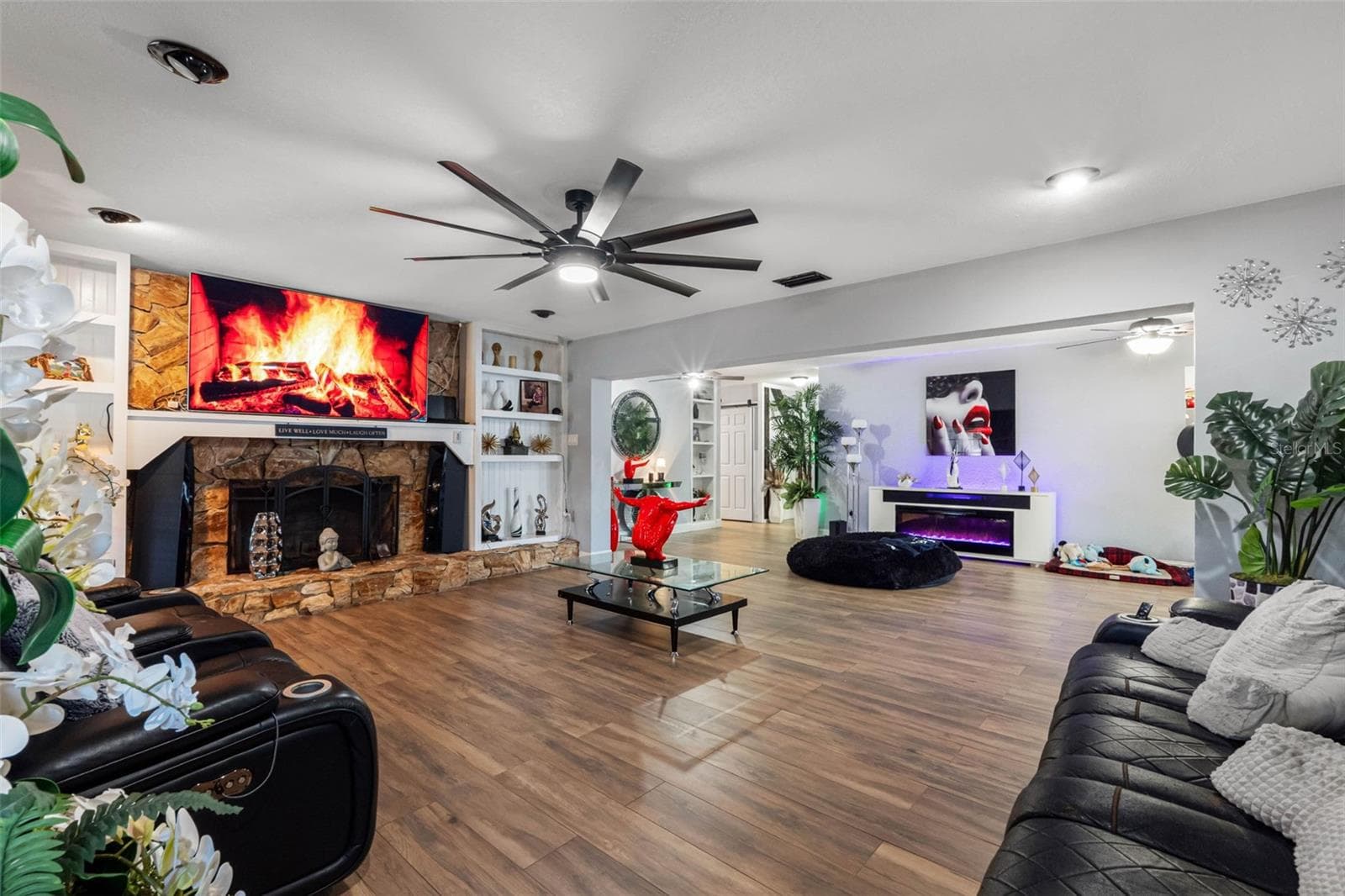 5515 LAKE LE CLARE ROAD — photo 11 of 60