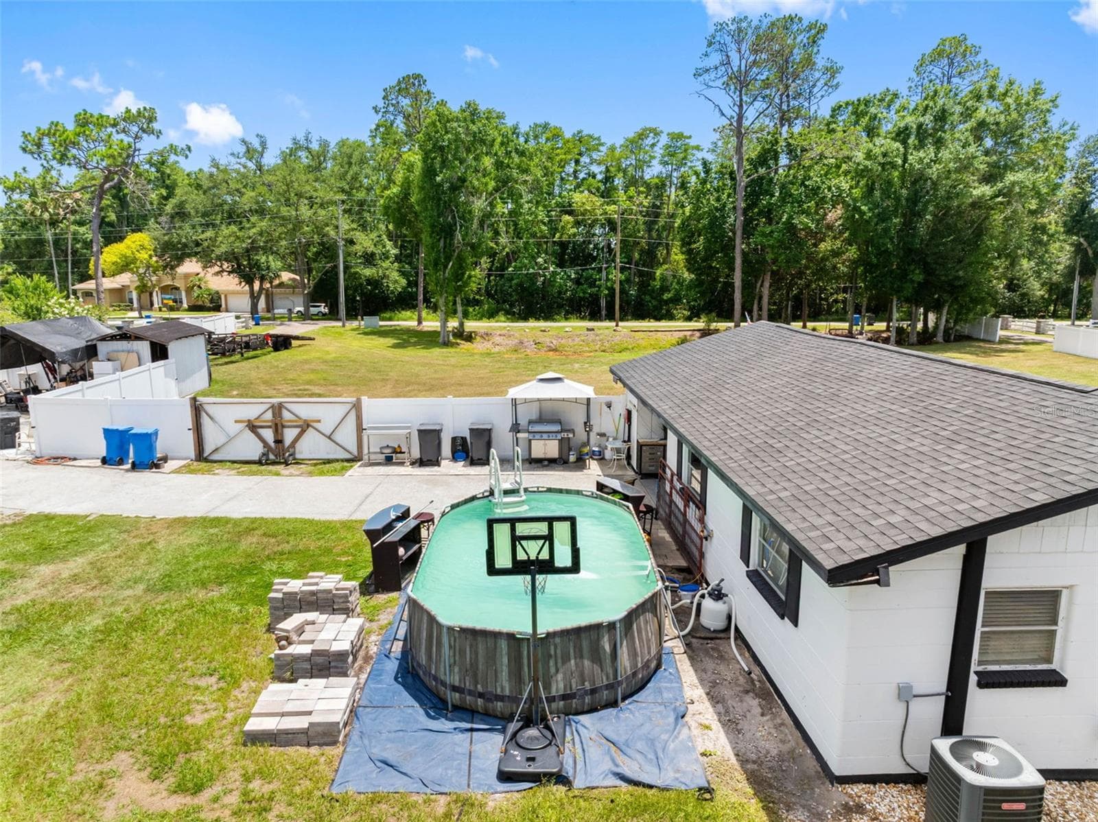 5515 LAKE LE CLARE ROAD — photo 40 of 60
