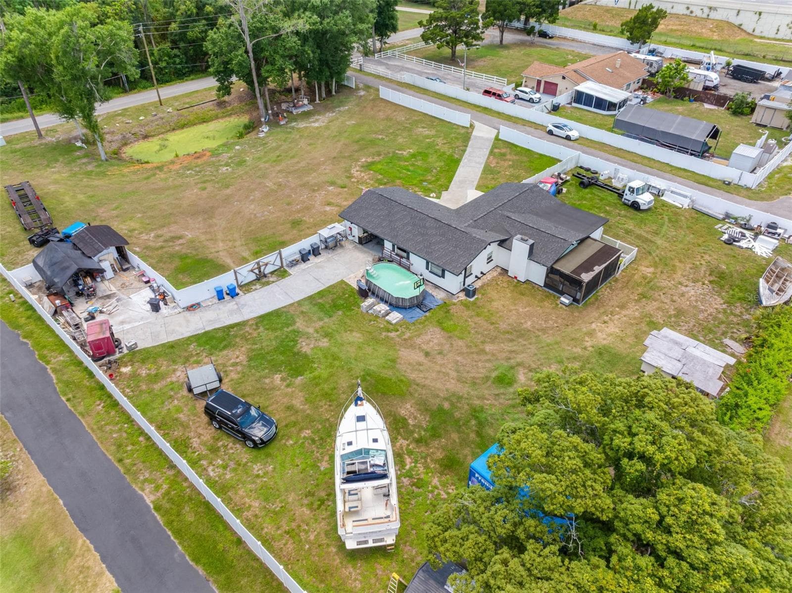 5515 LAKE LE CLARE ROAD — photo 45 of 60