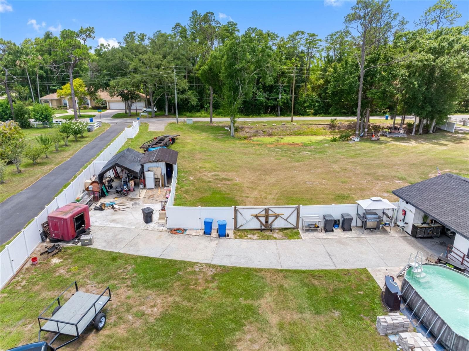5515 LAKE LE CLARE ROAD — photo 42 of 60