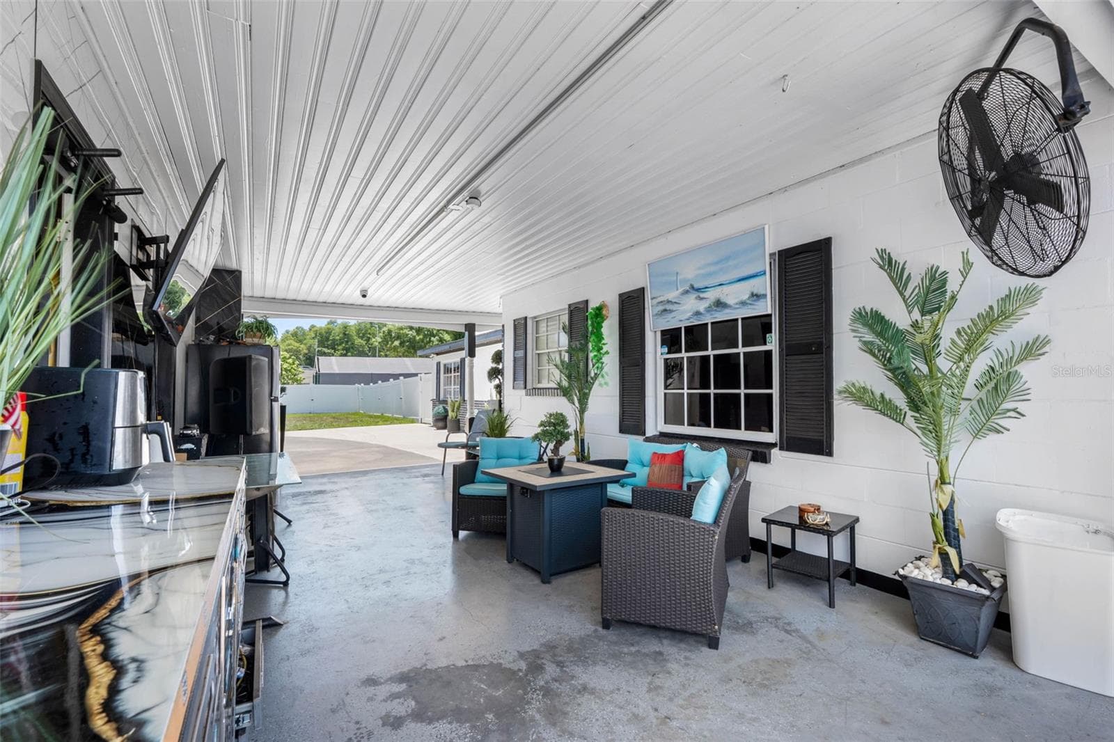 5515 LAKE LE CLARE ROAD — photo 16 of 60