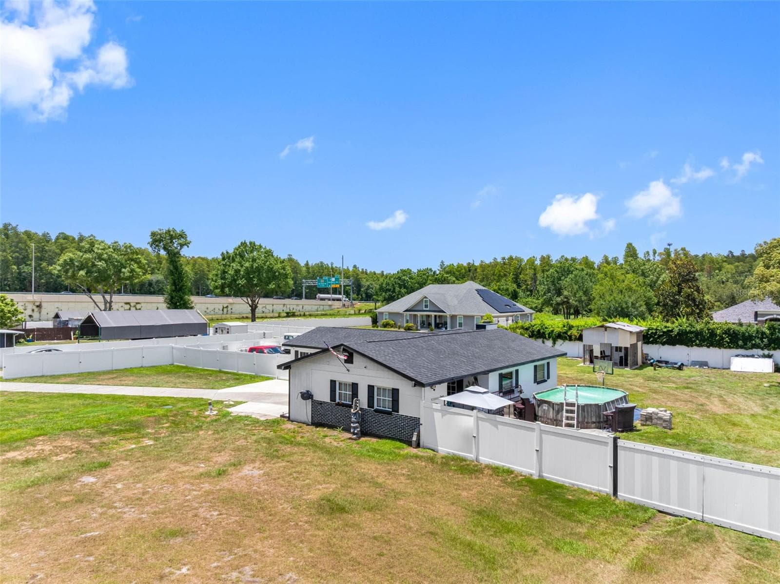 5515 LAKE LE CLARE ROAD — photo 48 of 60