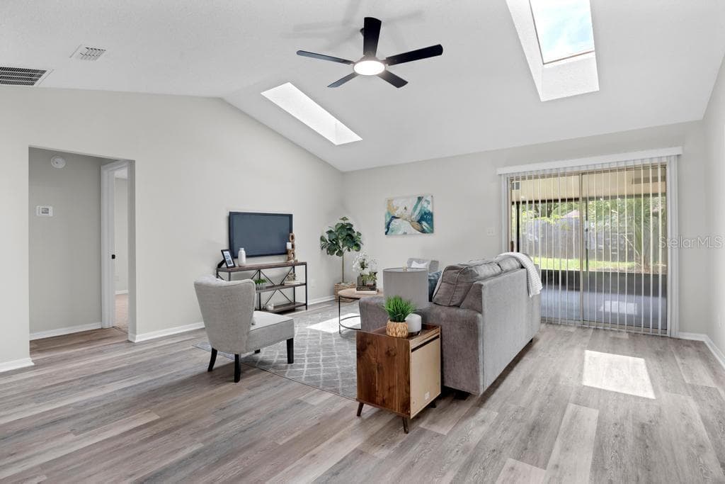 6109 1ST MANOR — photo 7 of 31