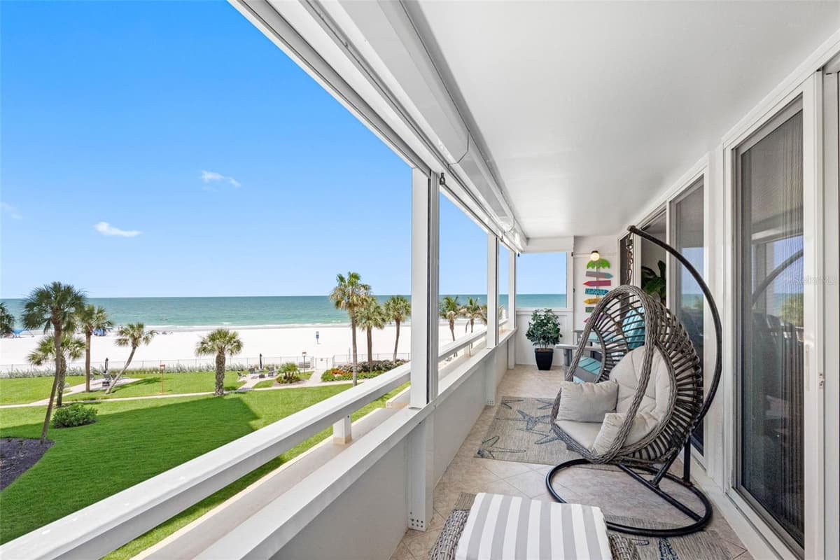 17920 GULF BOULEVARD — photo 15 of 44