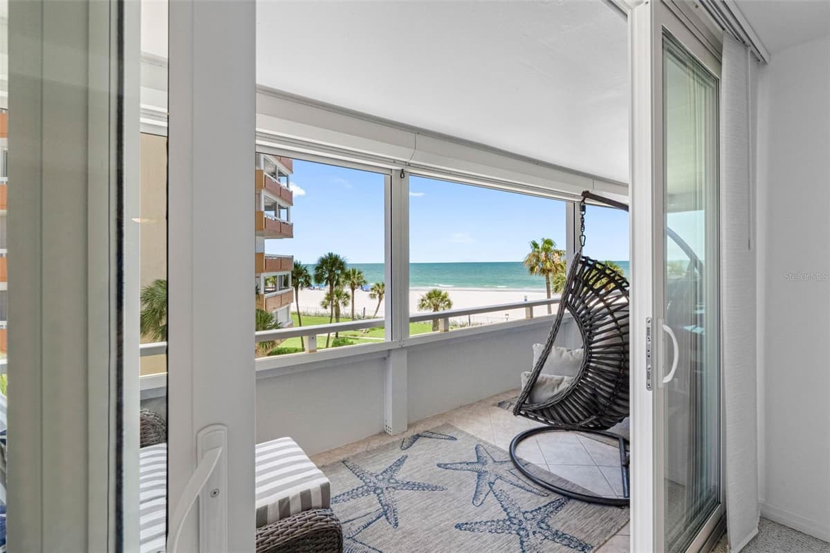 17920 GULF BOULEVARD — photo 14 of 44