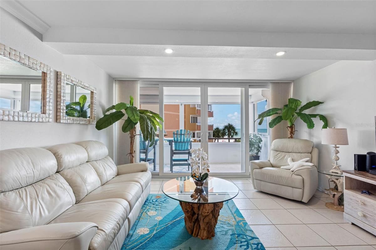 17920 GULF BOULEVARD — photo 4 of 44