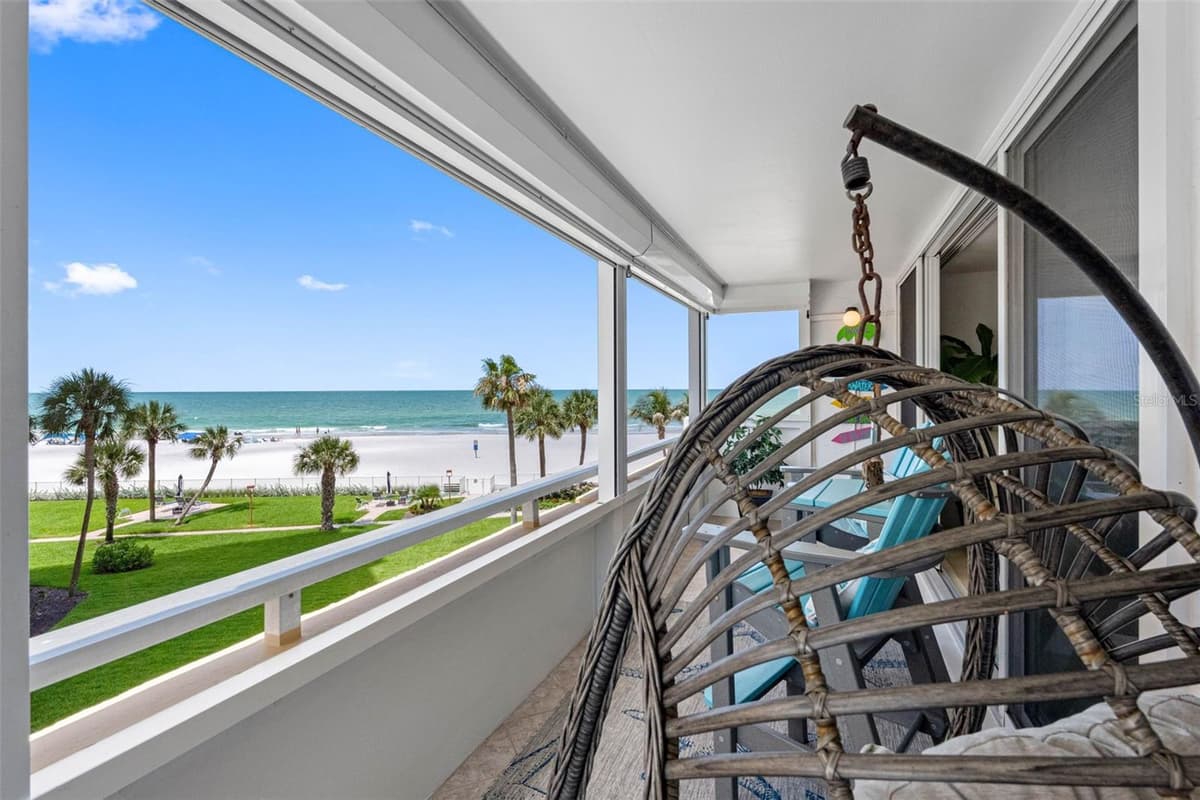 17920 GULF BOULEVARD — photo 21 of 44