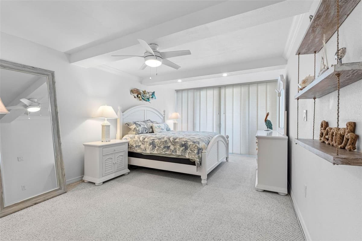 17920 GULF BOULEVARD — photo 18 of 44