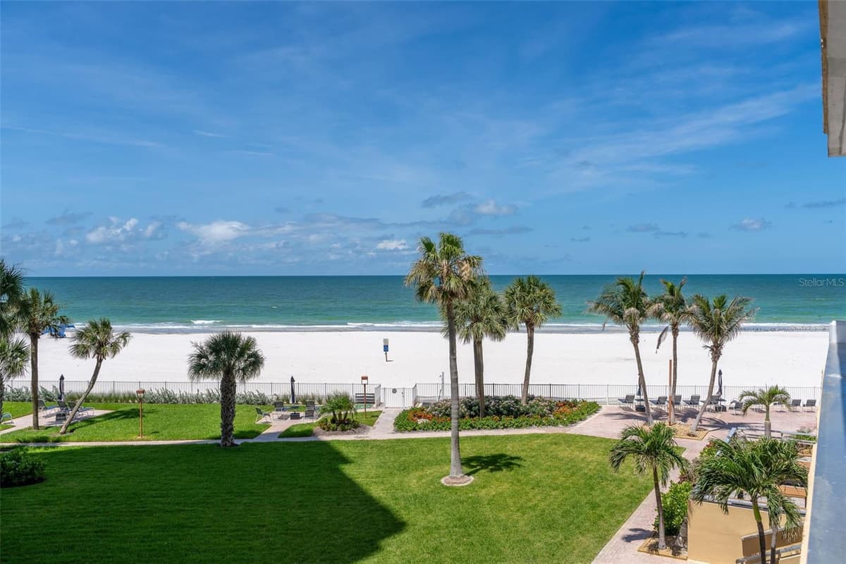 17920 GULF BOULEVARD — photo 22 of 44