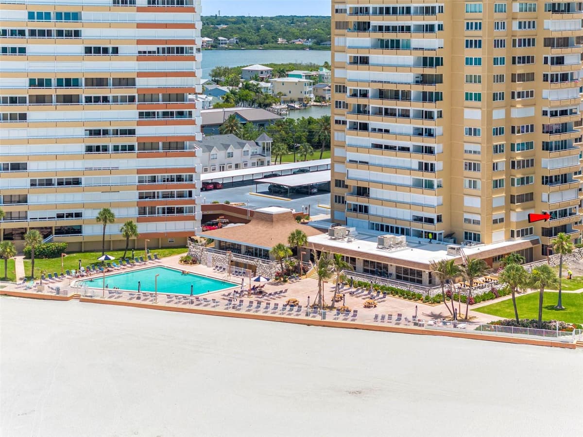 17920 GULF BOULEVARD — photo 41 of 44