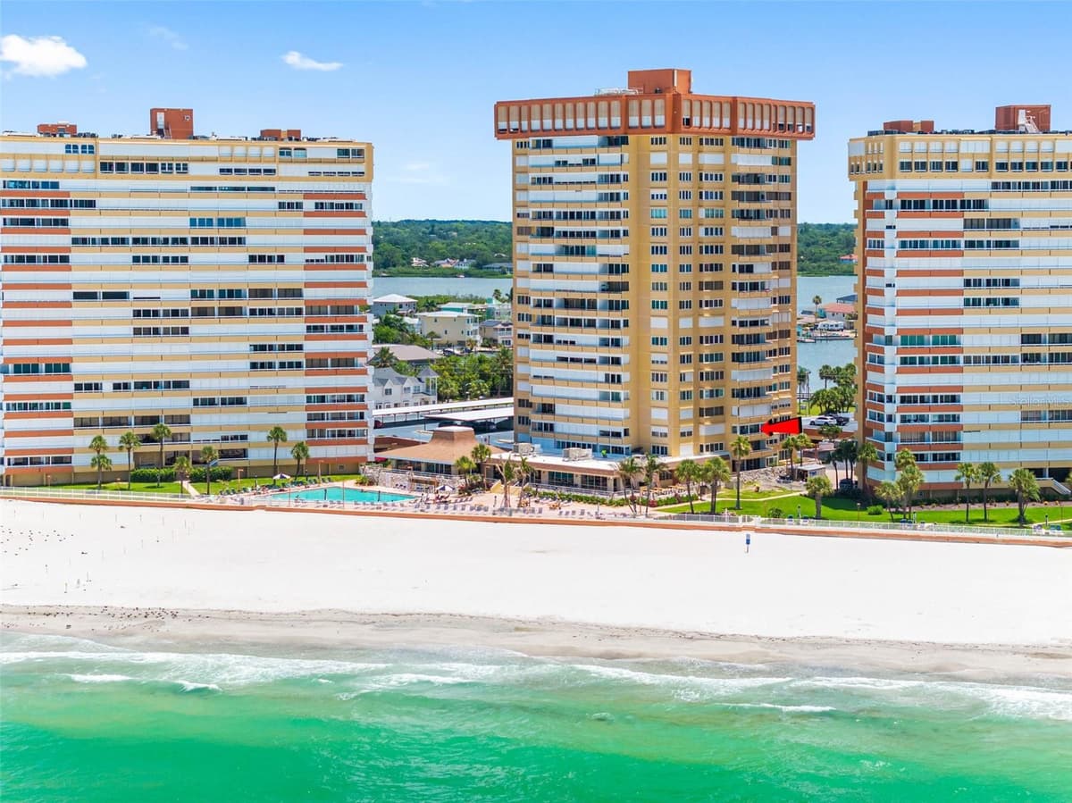 17920 GULF BOULEVARD — photo 40 of 44