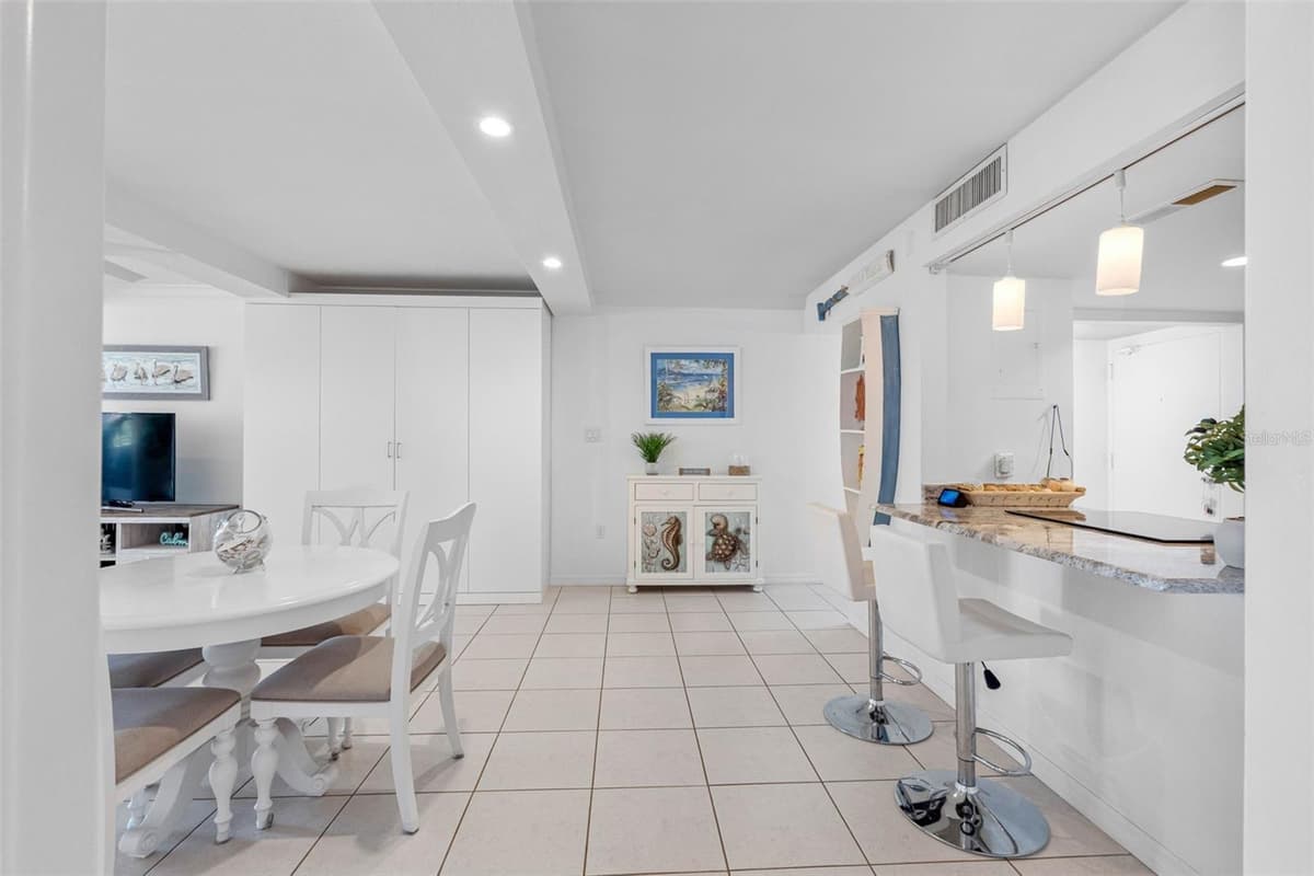 17920 GULF BOULEVARD — photo 13 of 44