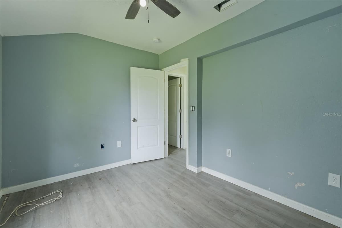 5205 11TH STREET — photo 15 of 30