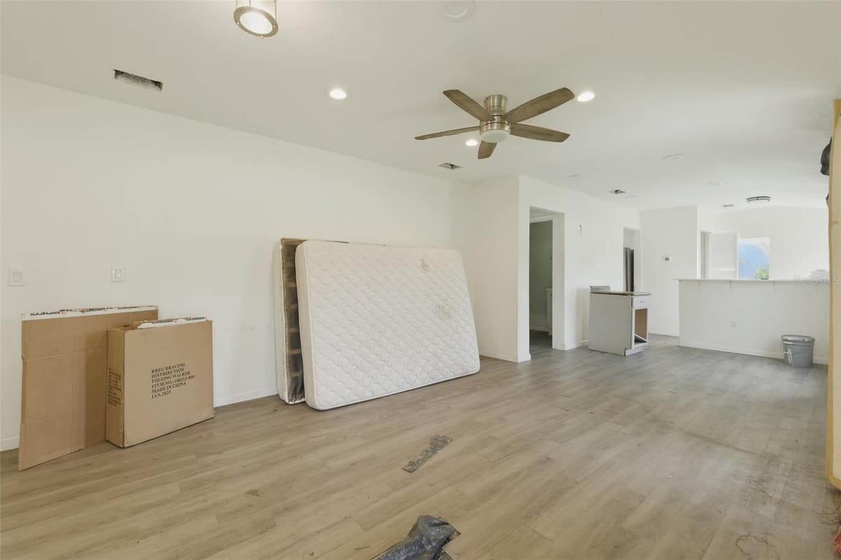 5205 11TH STREET — photo 14 of 30