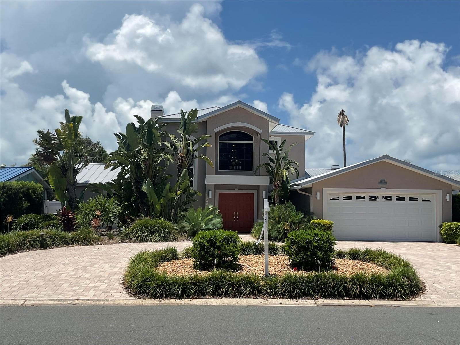 311 ISLE DRIVE — photo 2 of 29