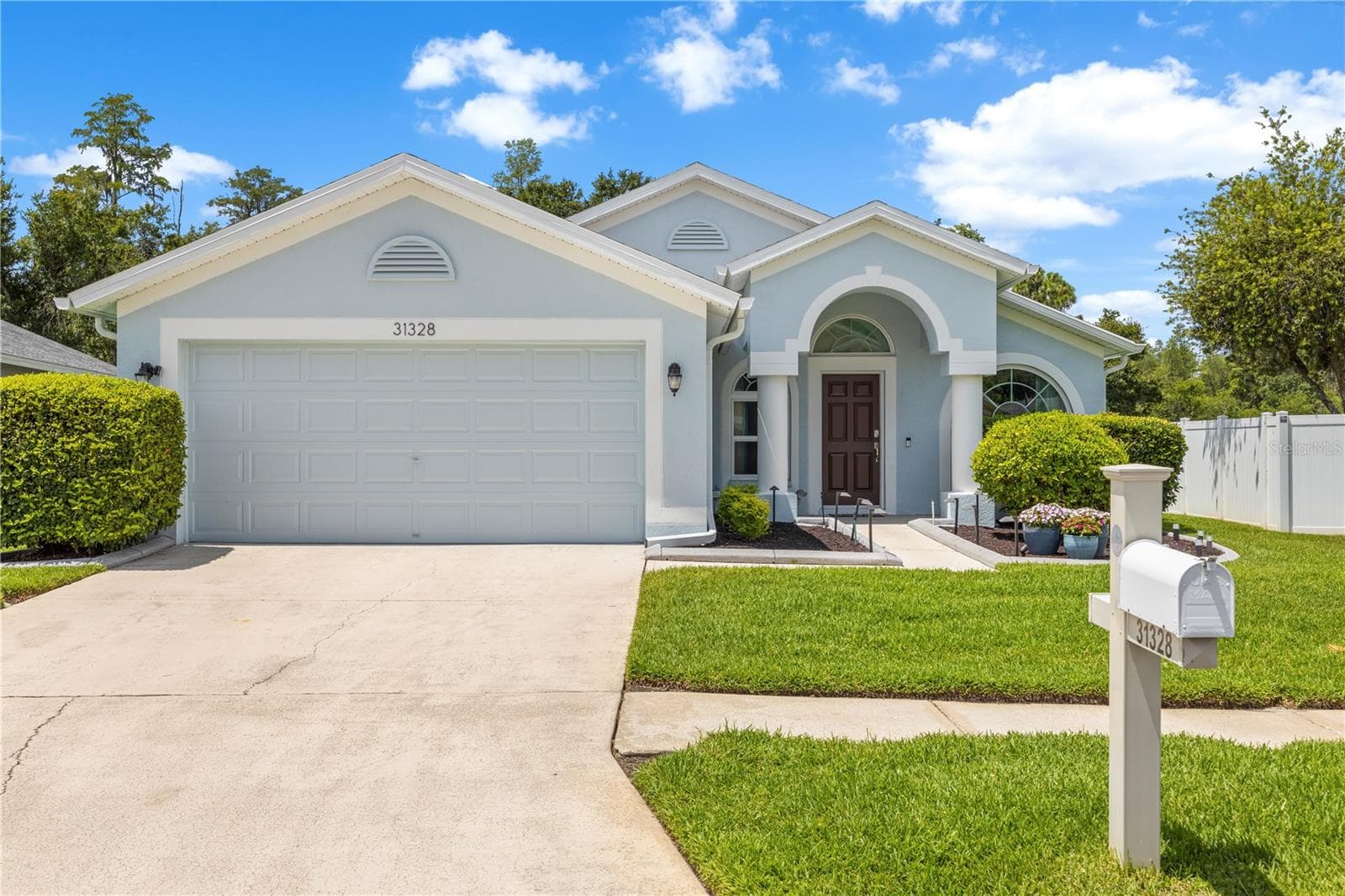31328 WRENCREST DRIVE — photo 2 of 58