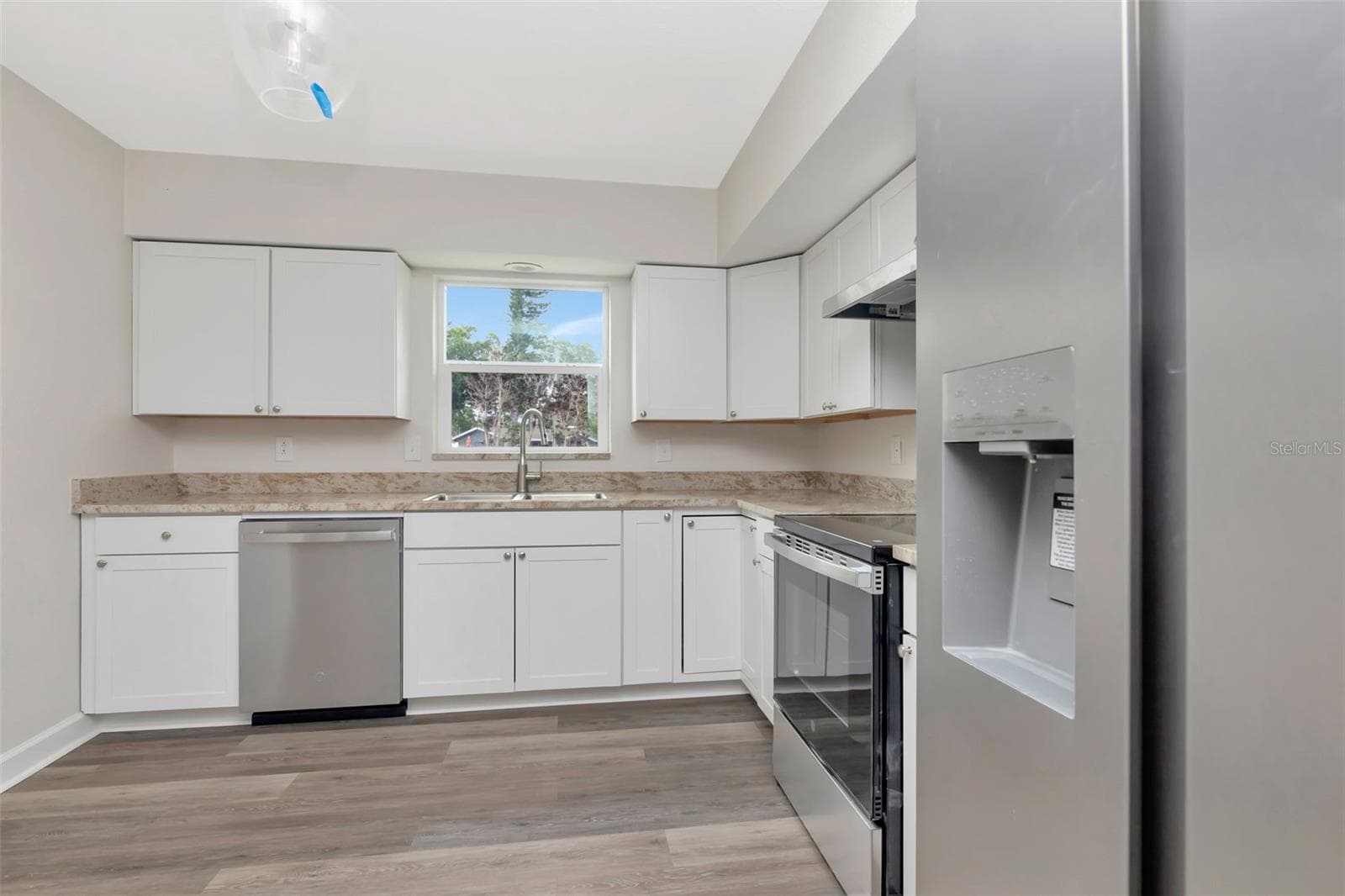 1100 58TH AVENUE — photo 7 of 25