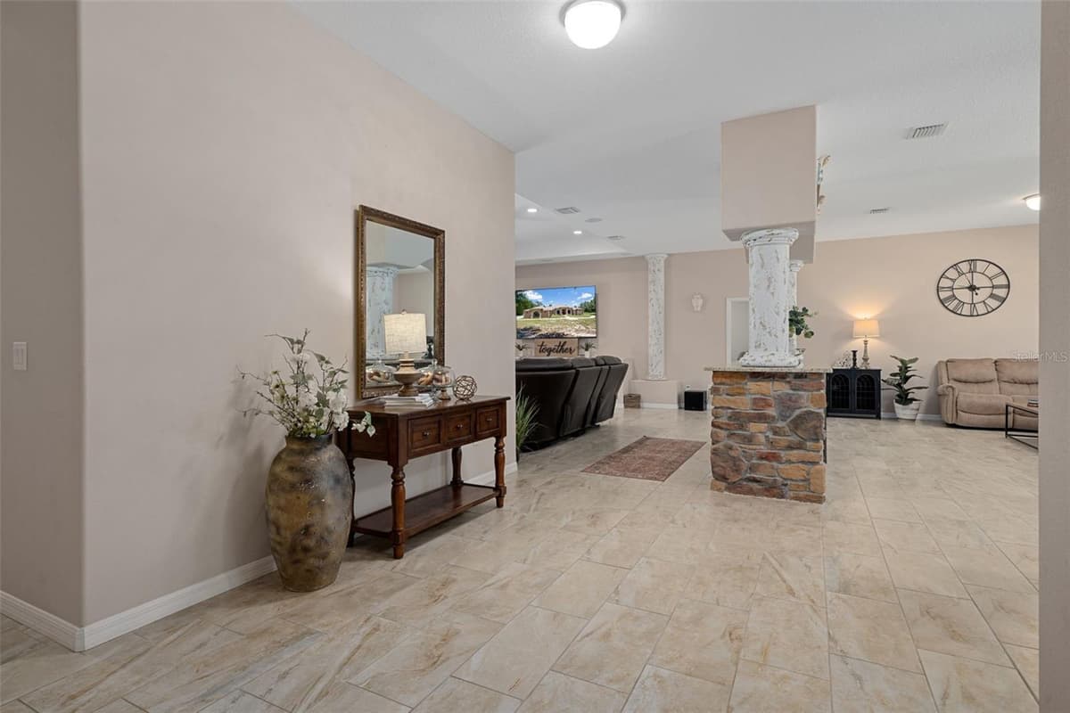 222 SUNCOAST BOULEVARD — photo 15 of 80