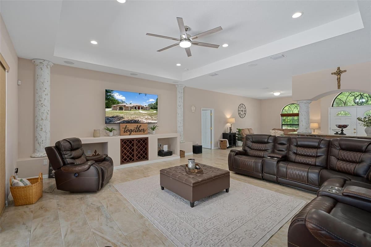 222 SUNCOAST BOULEVARD — photo 19 of 80