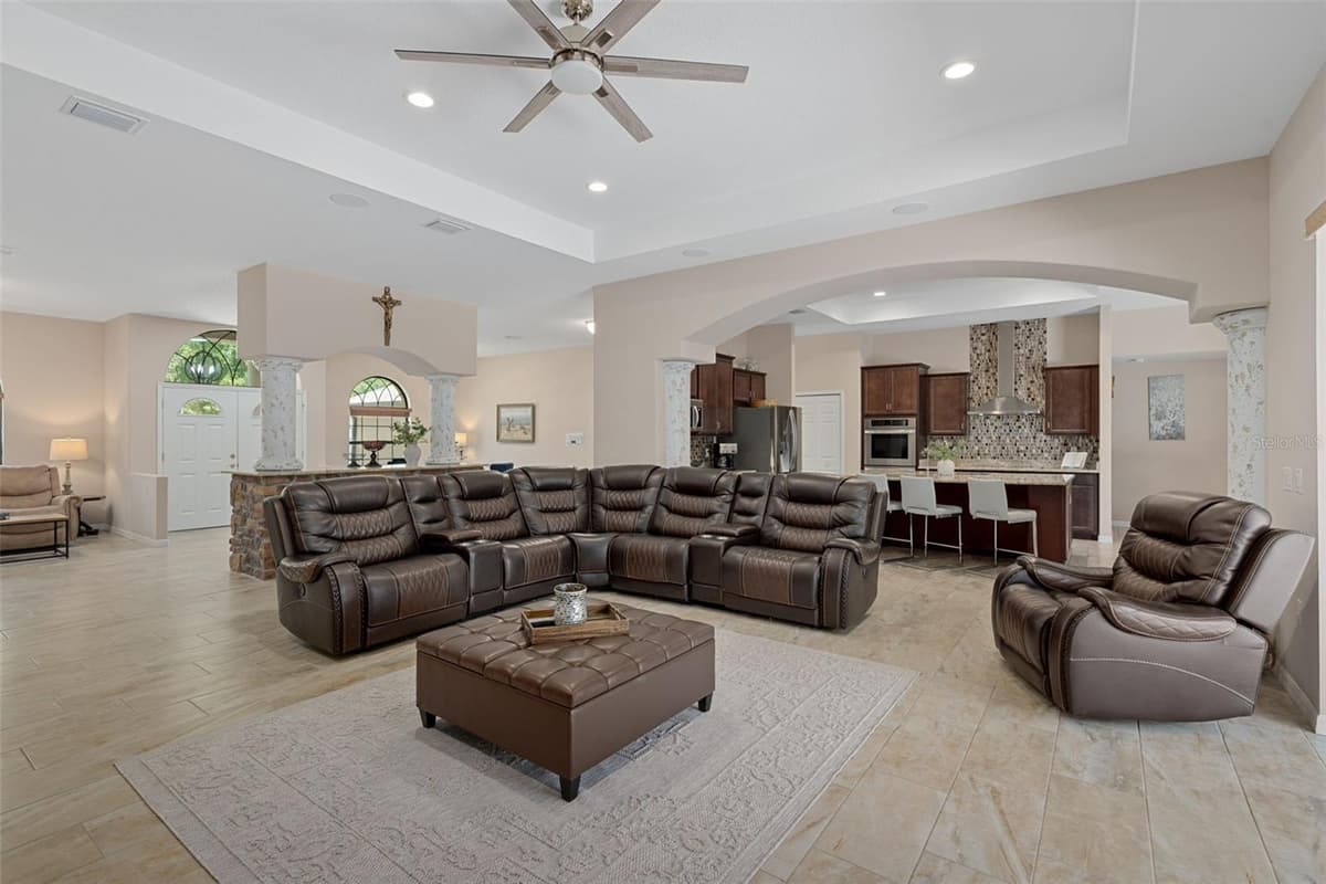 222 SUNCOAST BOULEVARD — photo 18 of 80