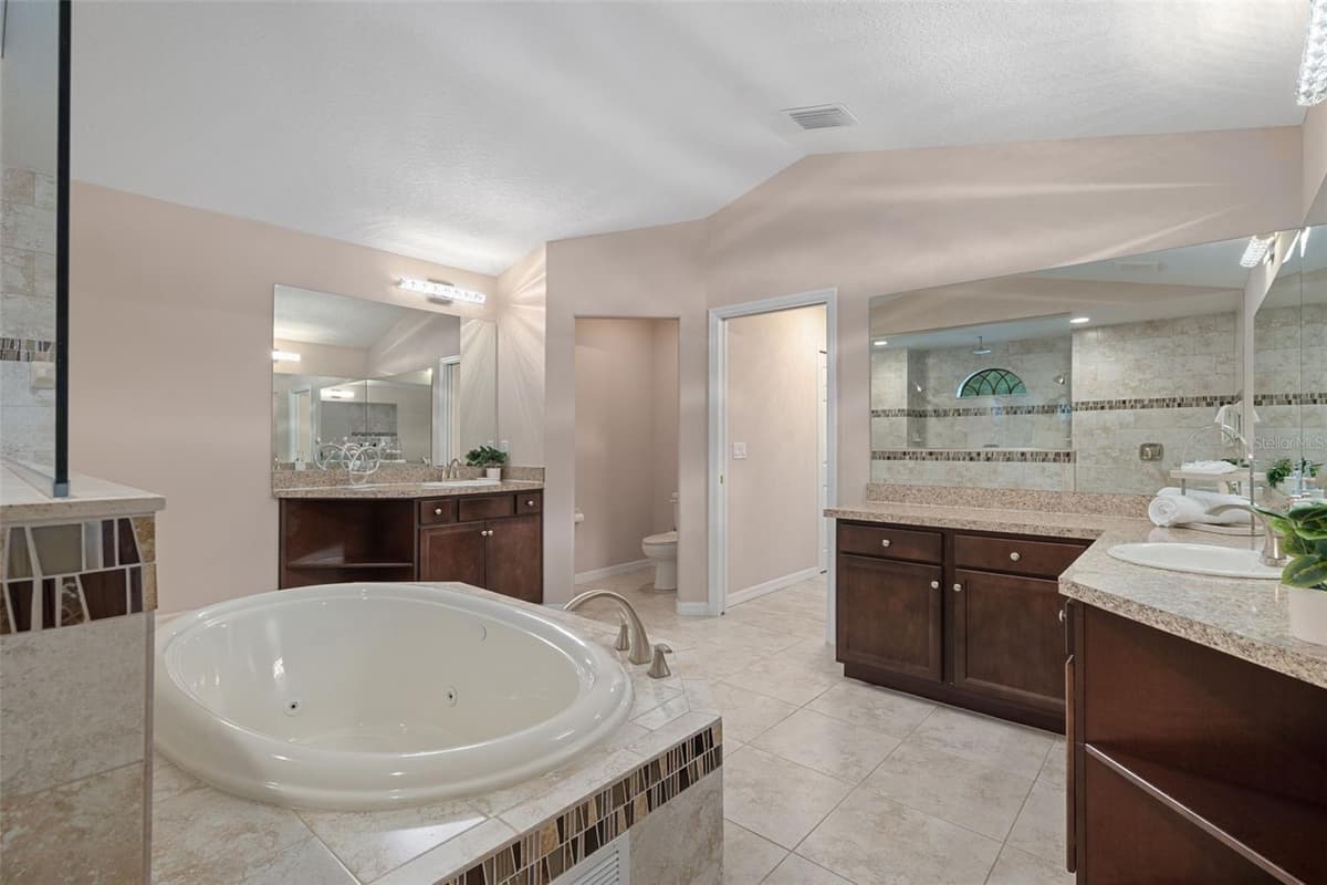 222 SUNCOAST BOULEVARD — photo 37 of 80