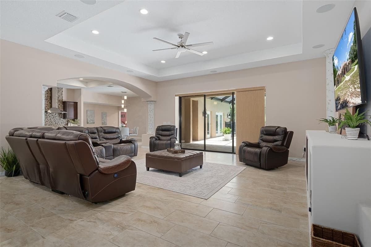 222 SUNCOAST BOULEVARD — photo 17 of 80