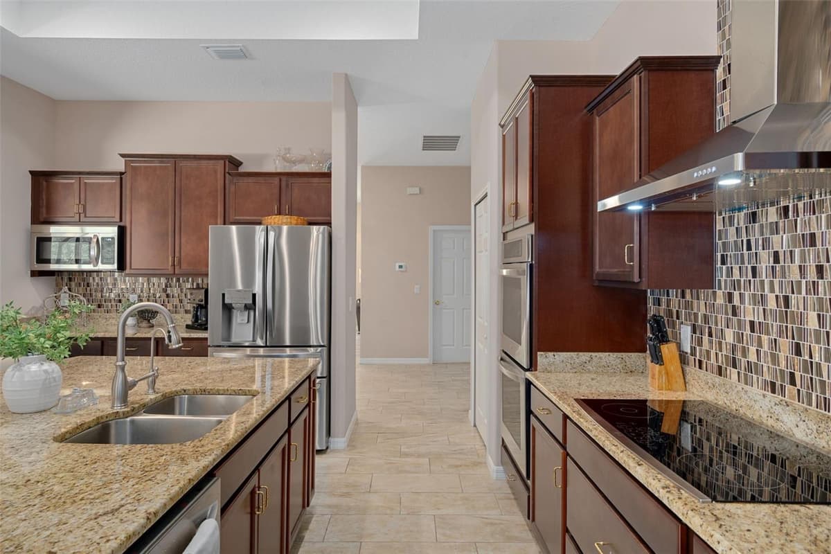 222 SUNCOAST BOULEVARD — photo 28 of 80