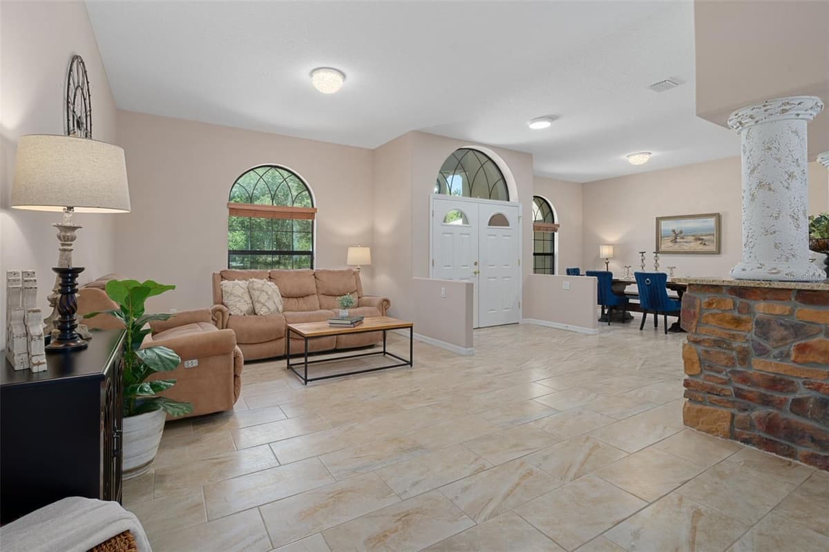 222 SUNCOAST BOULEVARD — photo 12 of 80