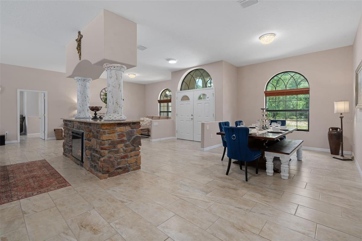 222 SUNCOAST BOULEVARD — photo 14 of 80