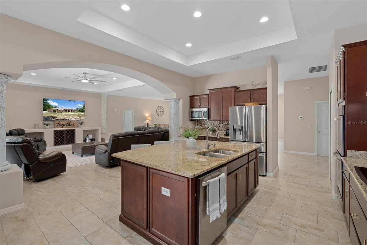 222 SUNCOAST BOULEVARD — photo 27 of 80