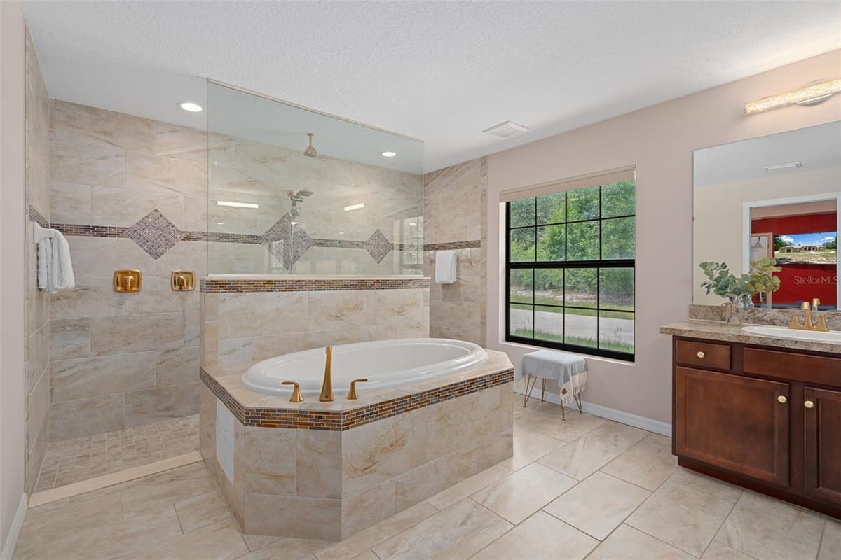222 SUNCOAST BOULEVARD — photo 43 of 80