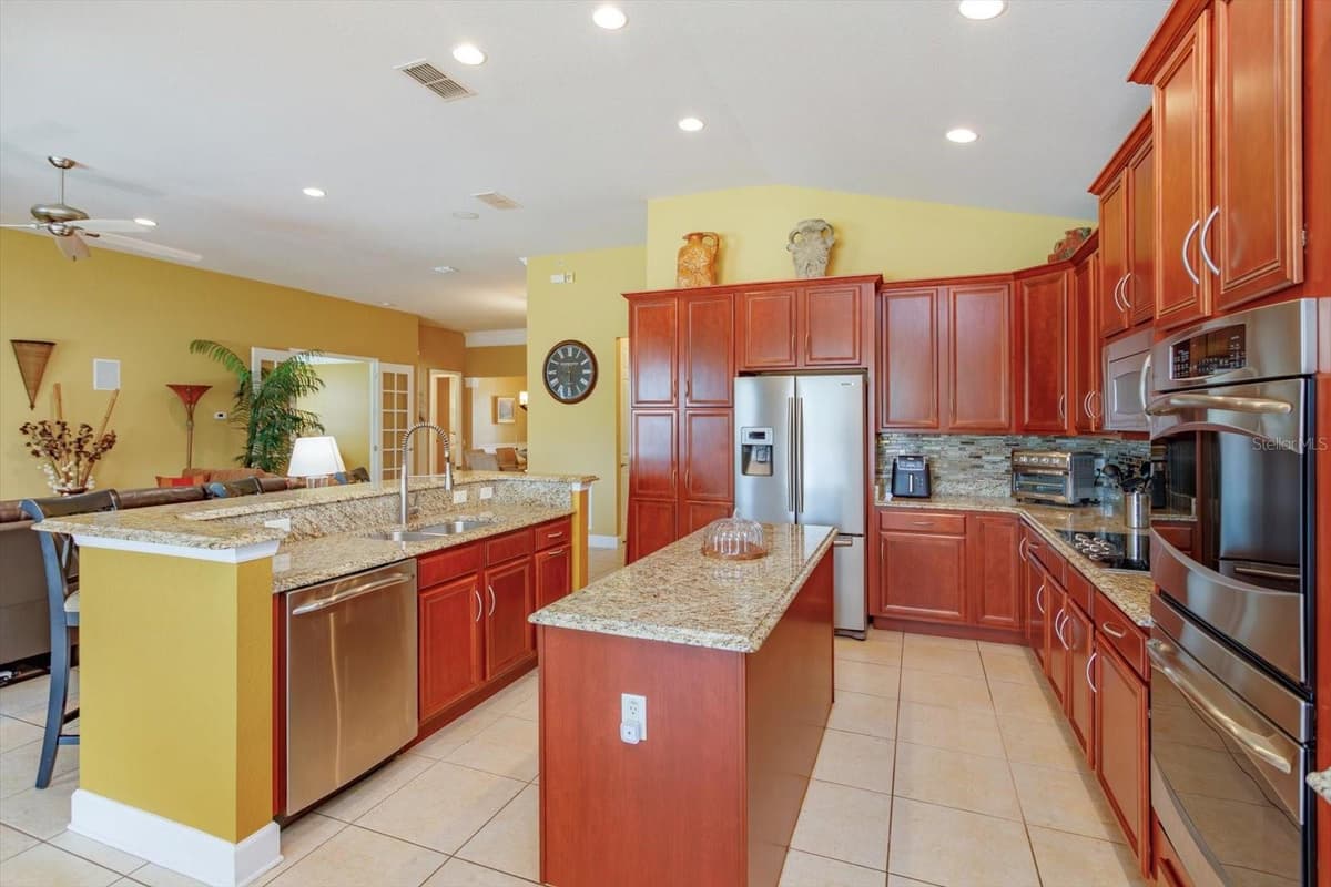 2759 MARIA ISABEL AVENUE — photo 9 of 44