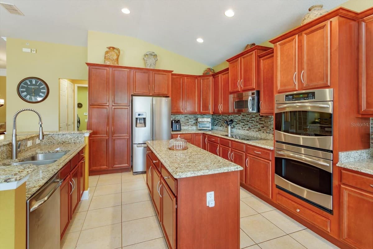 2759 MARIA ISABEL AVENUE — photo 8 of 44