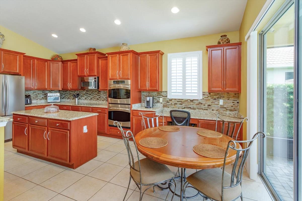 2759 MARIA ISABEL AVENUE — photo 10 of 44