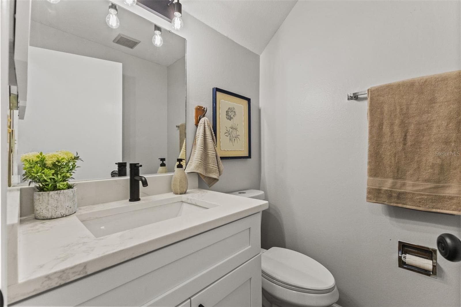 14809 WINDING CREEK COURT — photo 13 of 39