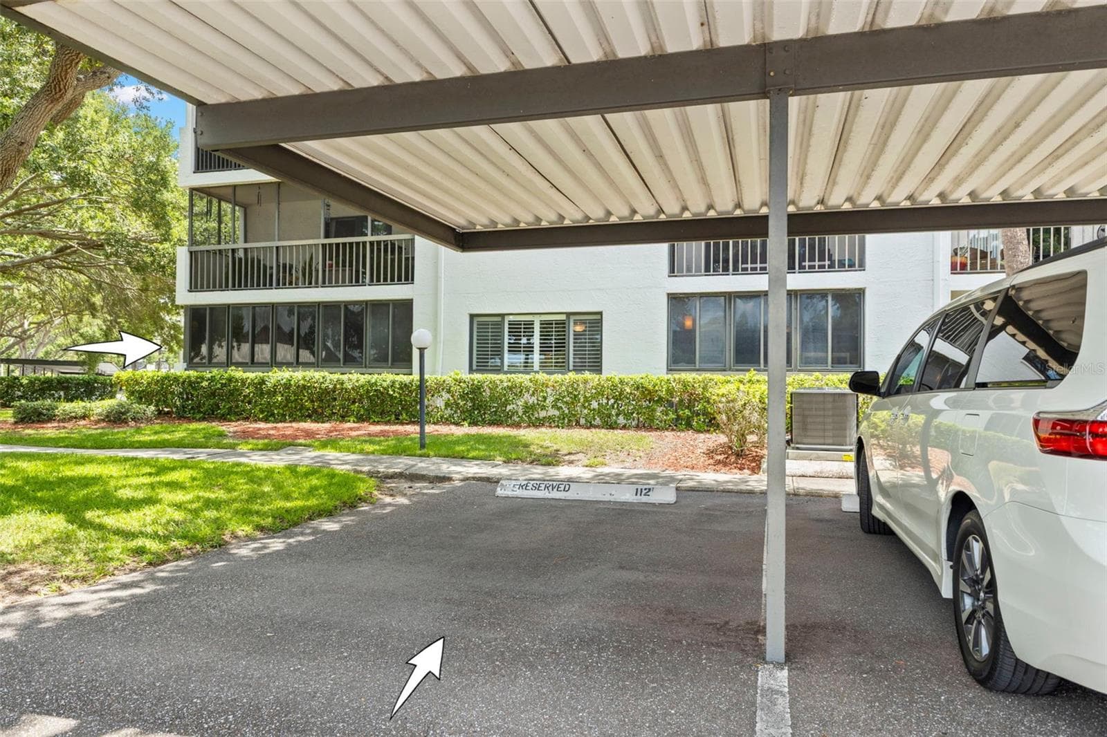 2595 COUNTRYSIDE BOULEVARD — photo 2 of 54