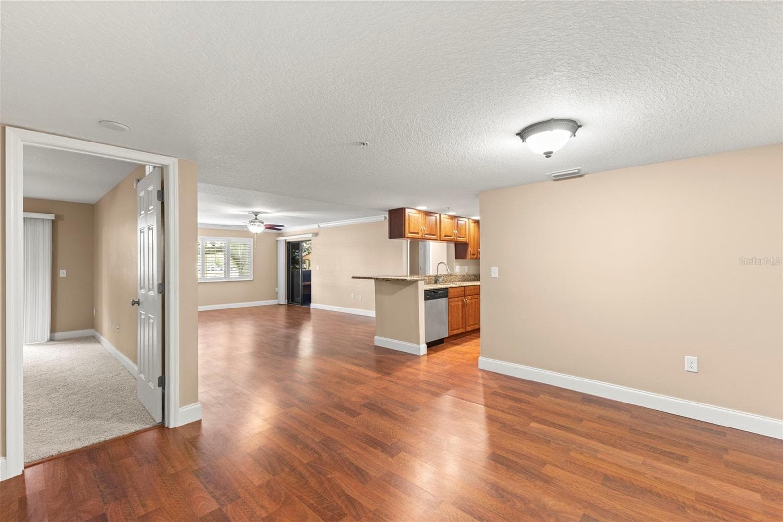 2595 COUNTRYSIDE BOULEVARD — photo 4 of 54