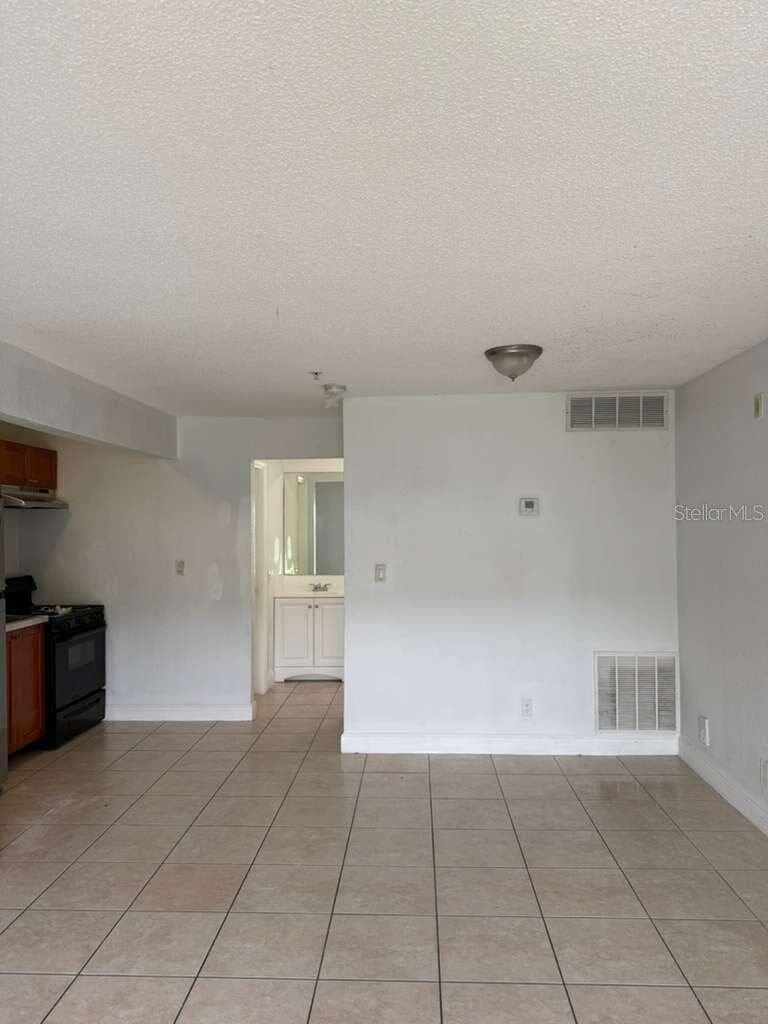4251 5TH STREET — photo 4 of 8