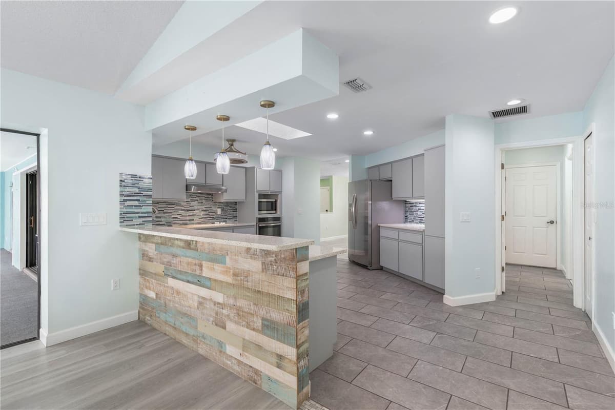 6 CHERRY COURT — photo 19 of 74