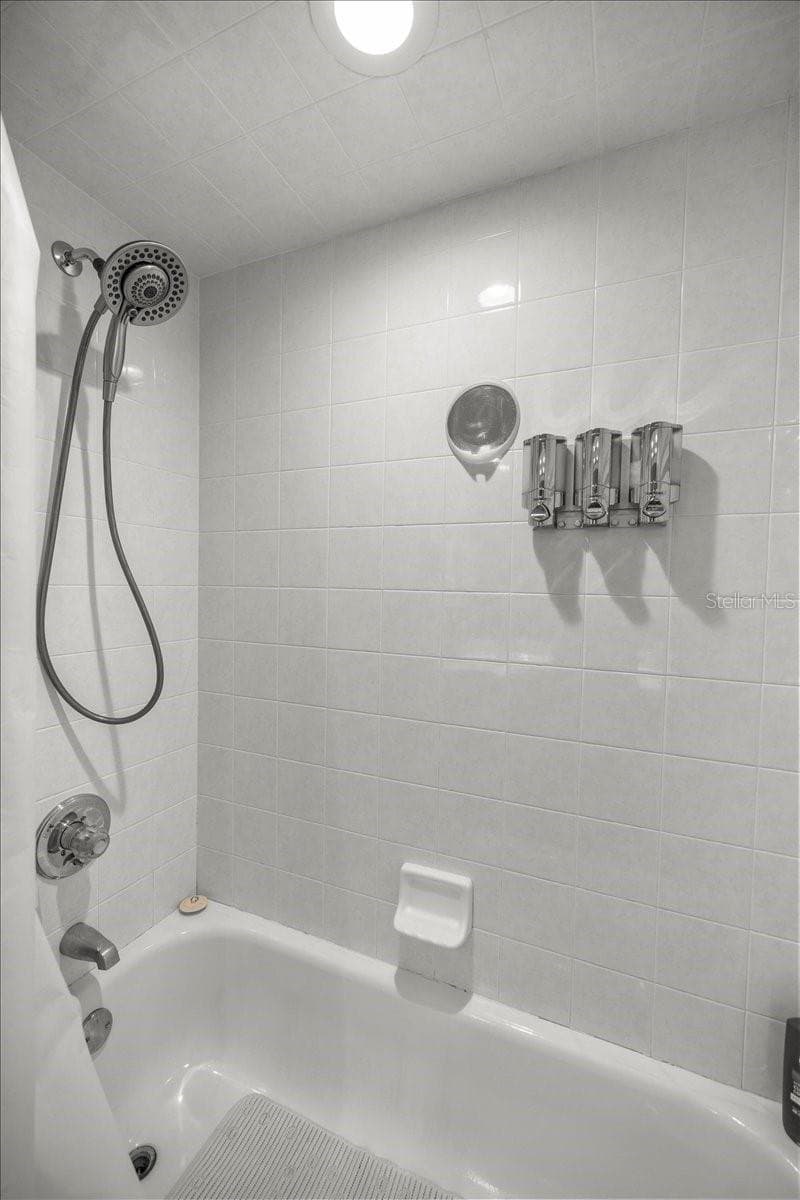 4860 ANGUS DRIVE — photo 33 of 67
