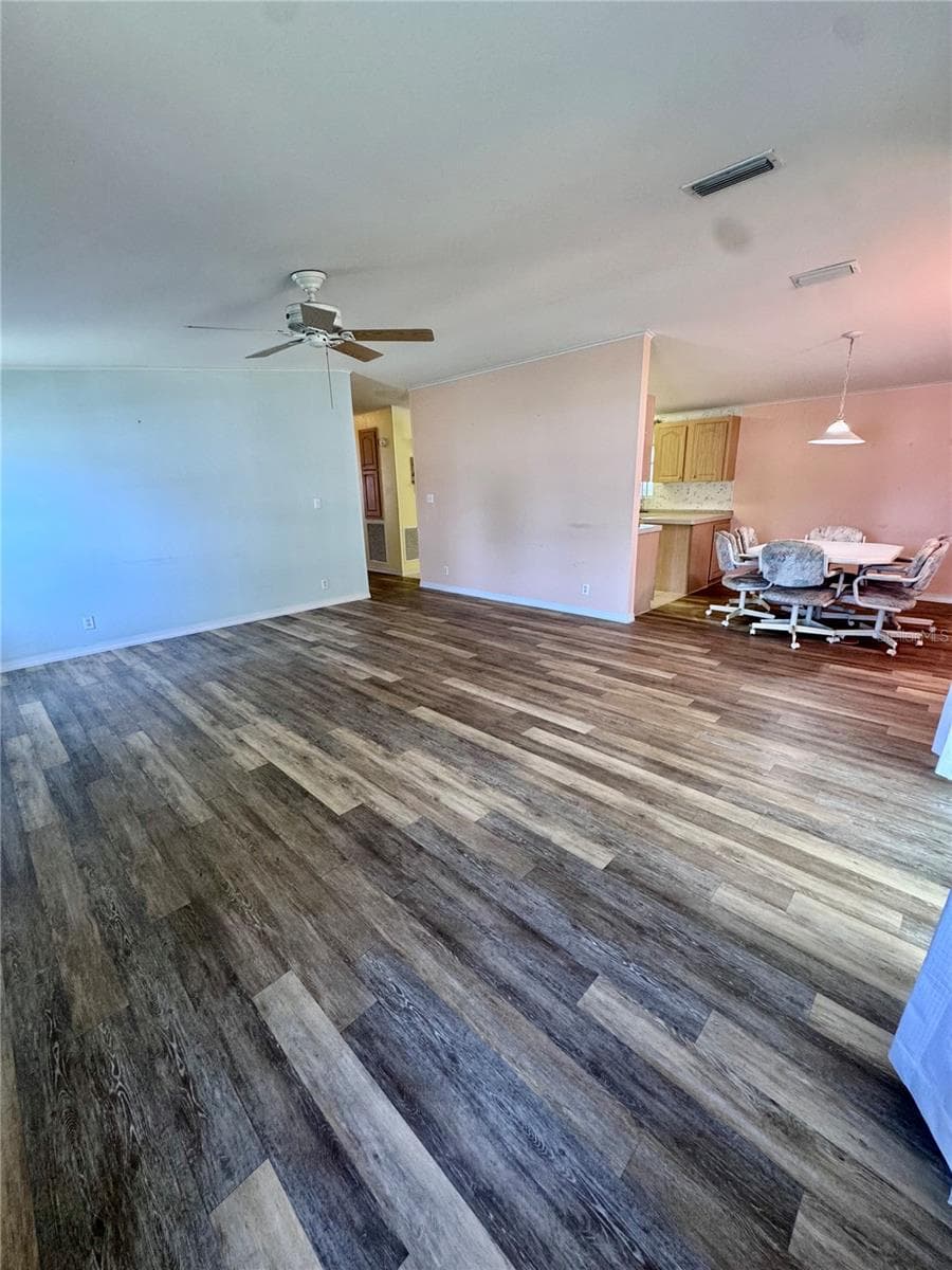 4385 MAPLE AVENUE — photo 6 of 20