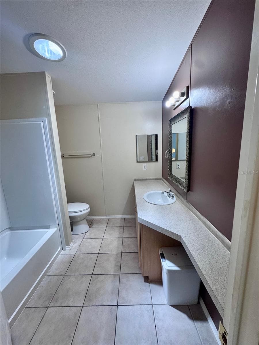 4385 MAPLE AVENUE — photo 15 of 20