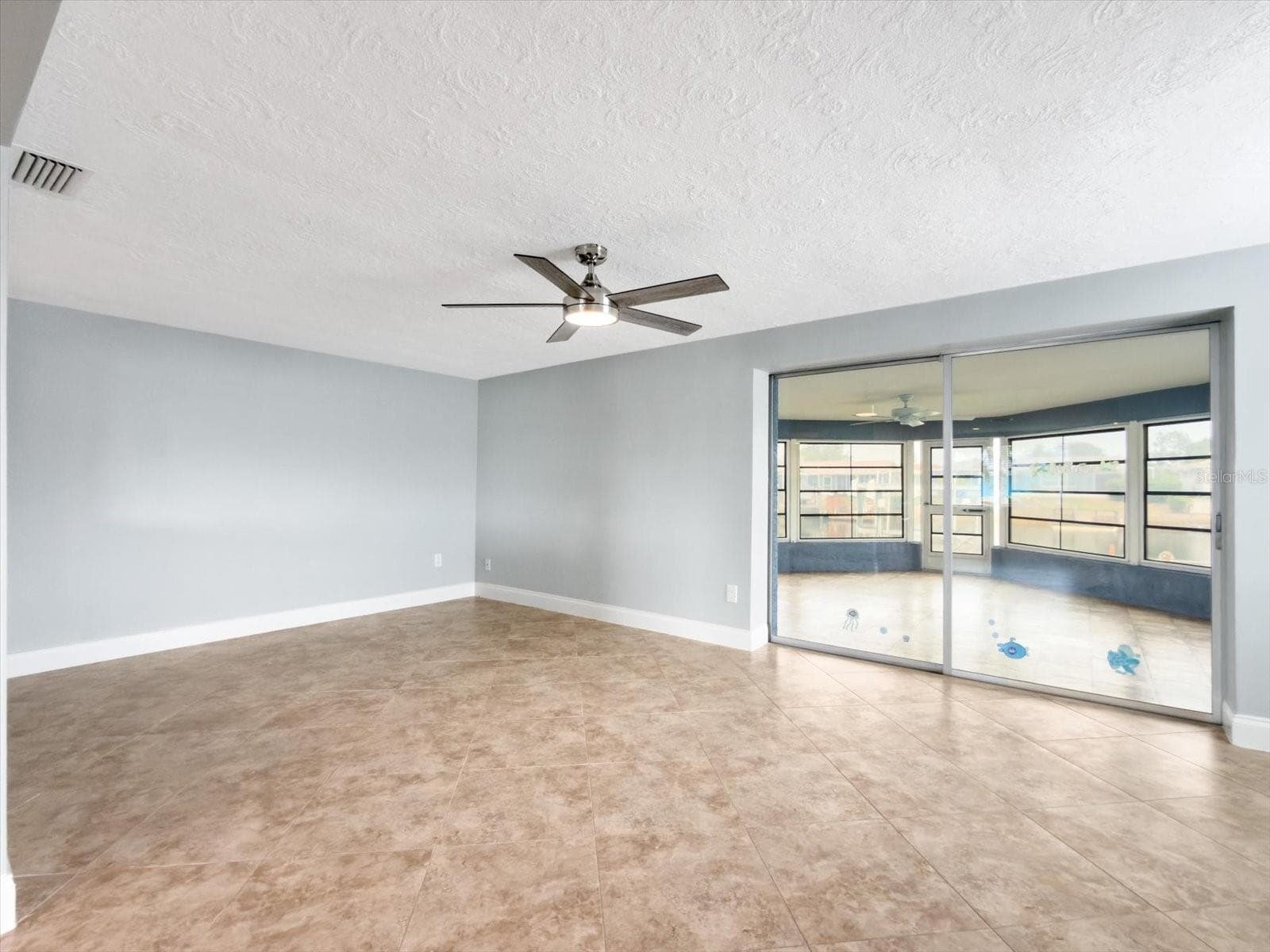5008 DORY DRIVE — photo 7 of 53