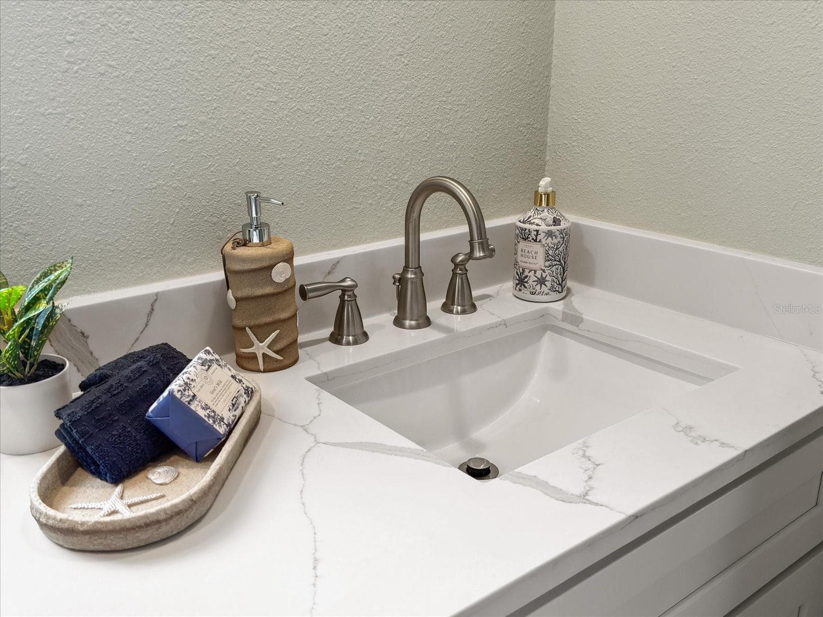 5008 DORY DRIVE — photo 24 of 53