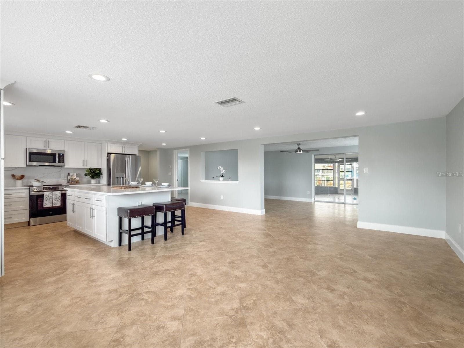 5008 DORY DRIVE — photo 12 of 53