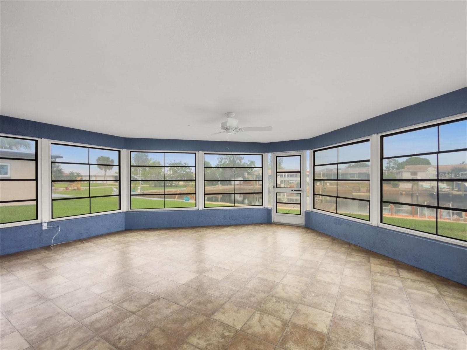 5008 DORY DRIVE — photo 9 of 53