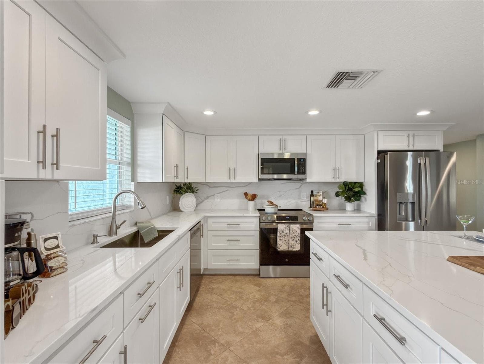 5008 DORY DRIVE — photo 6 of 53