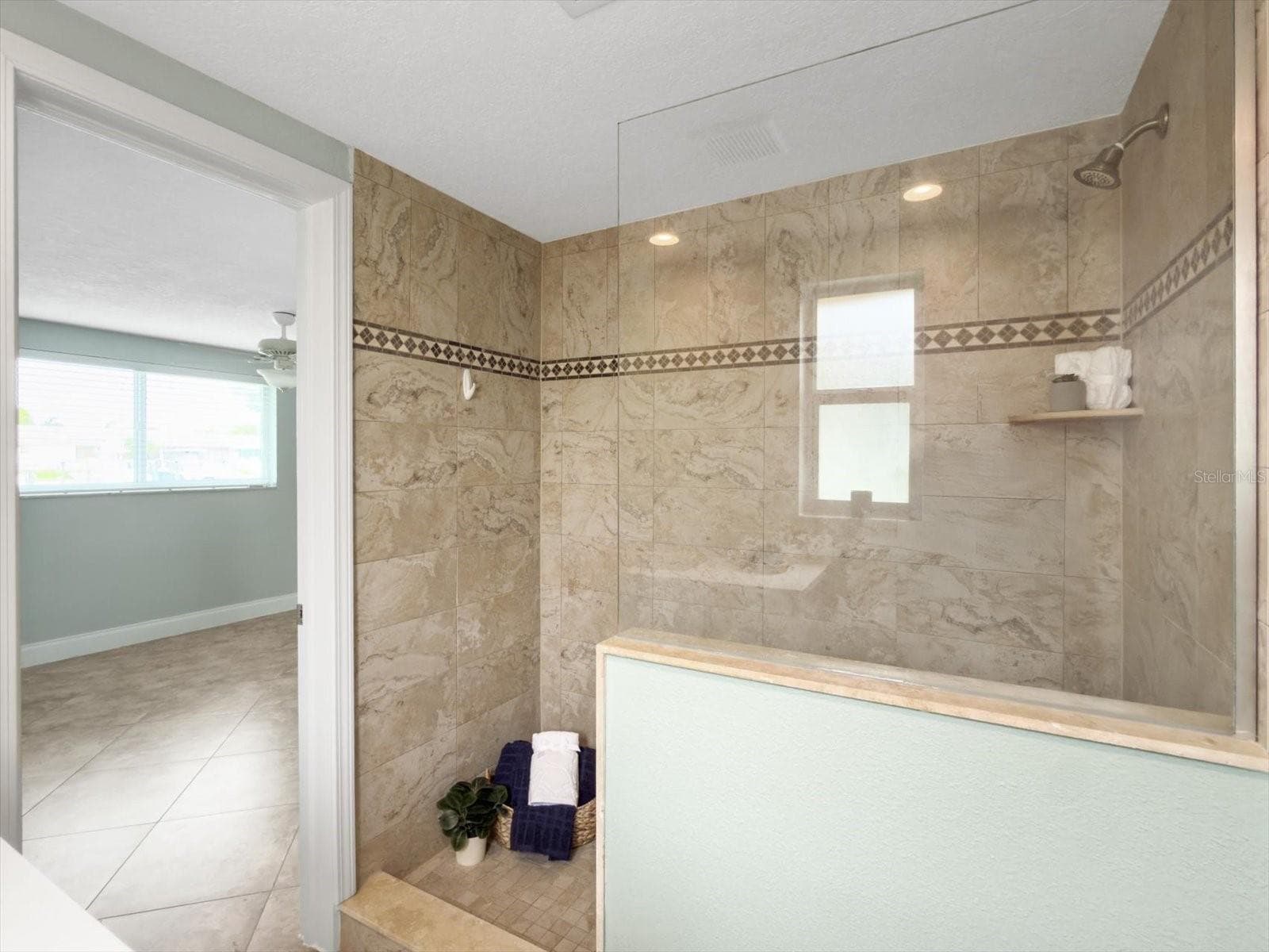 5008 DORY DRIVE — photo 25 of 53